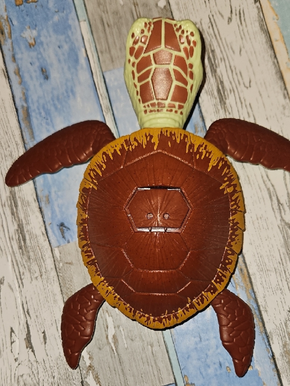 Mattel Finding Nemo "Crush" Sea Turtle Action Talking Figure - Picture 8 of 9